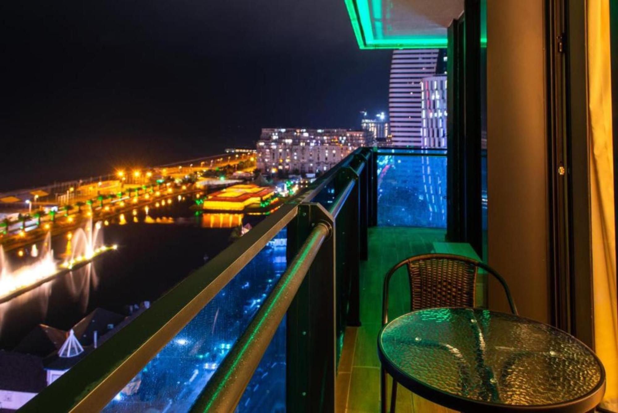 Orbi City Panorama Vip Apartment Batumi Bagian luar foto