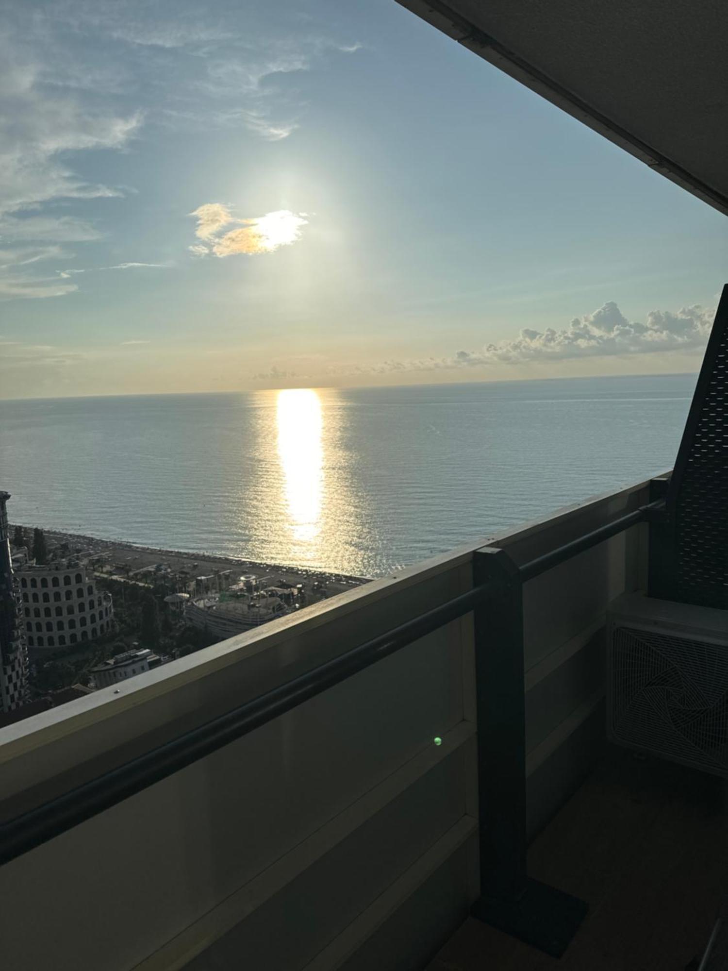 Orbi City Panorama Vip Apartment Batumi Bagian luar foto